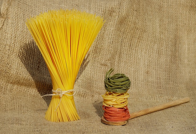 Photo de spaghetti italiennes pour cacio e pepe